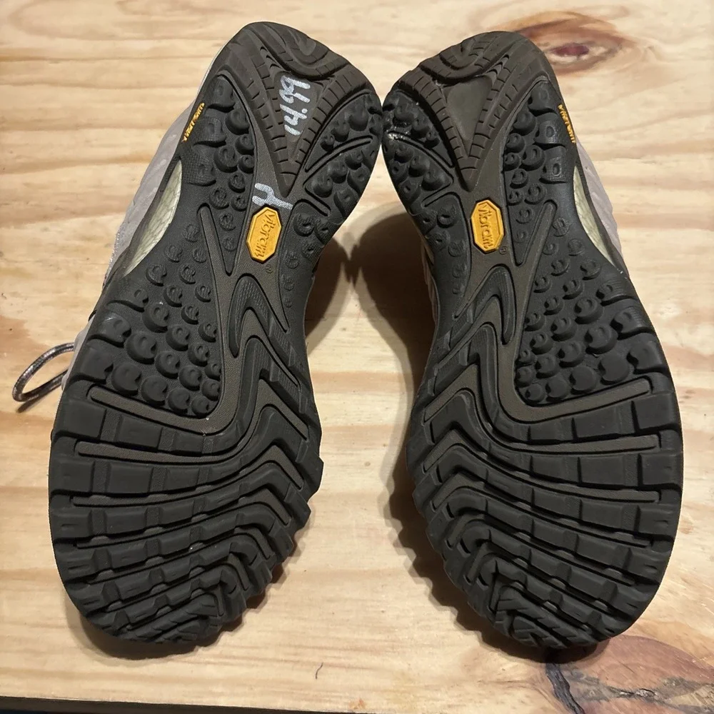 Merrell Women's Hiking Shoes Sz 7.5 Siren Sport Elephant Pink Vibram J13888